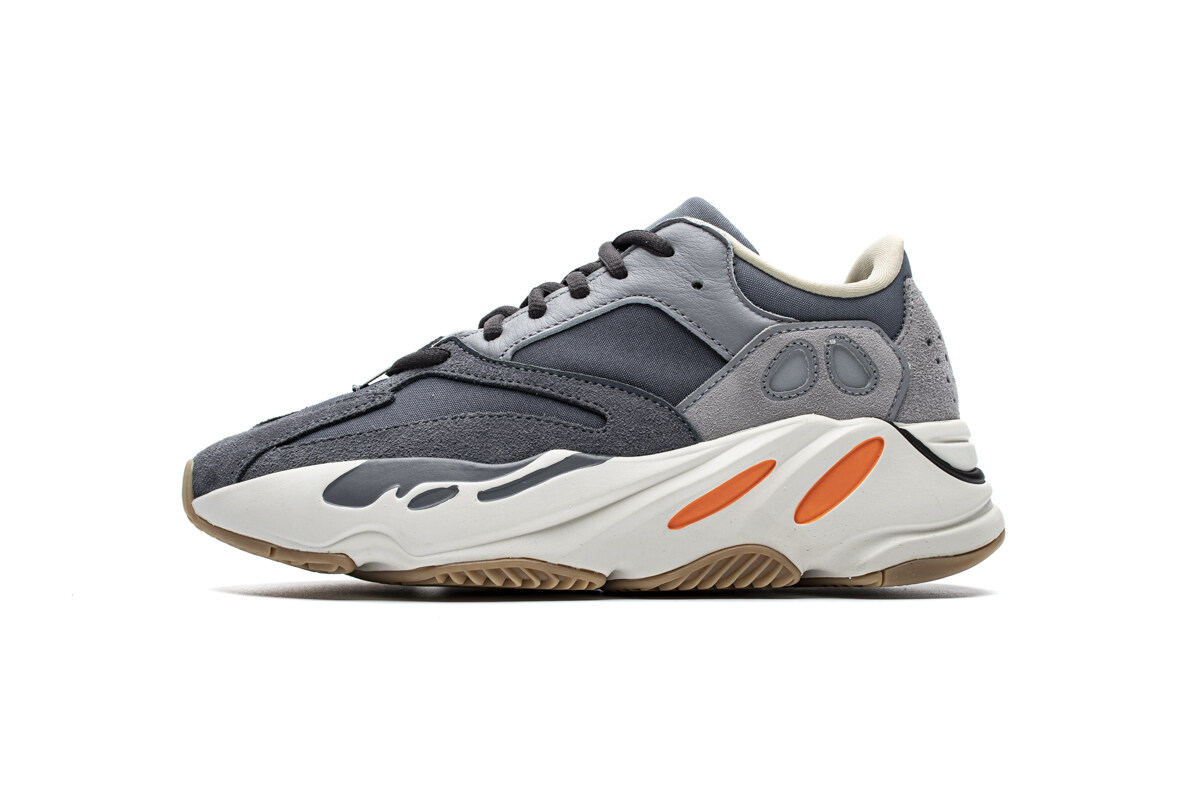 adidas Yeezy Boost 700 Magnet FV9922