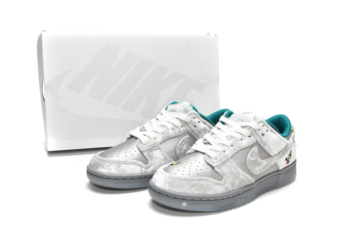 DO2326-001 Nike Dunk Low Ice