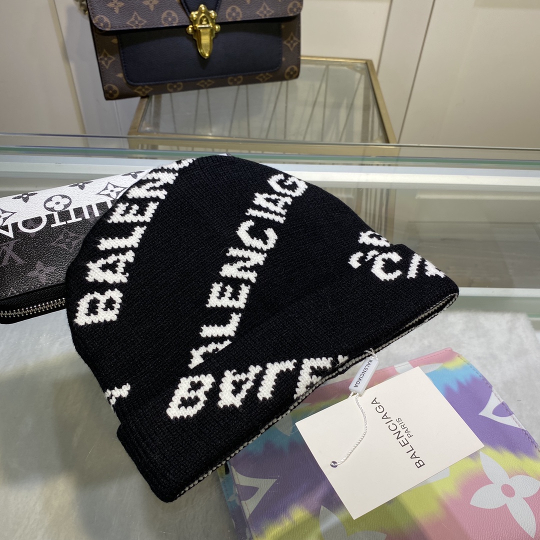 Balenciaga knitted hat Black