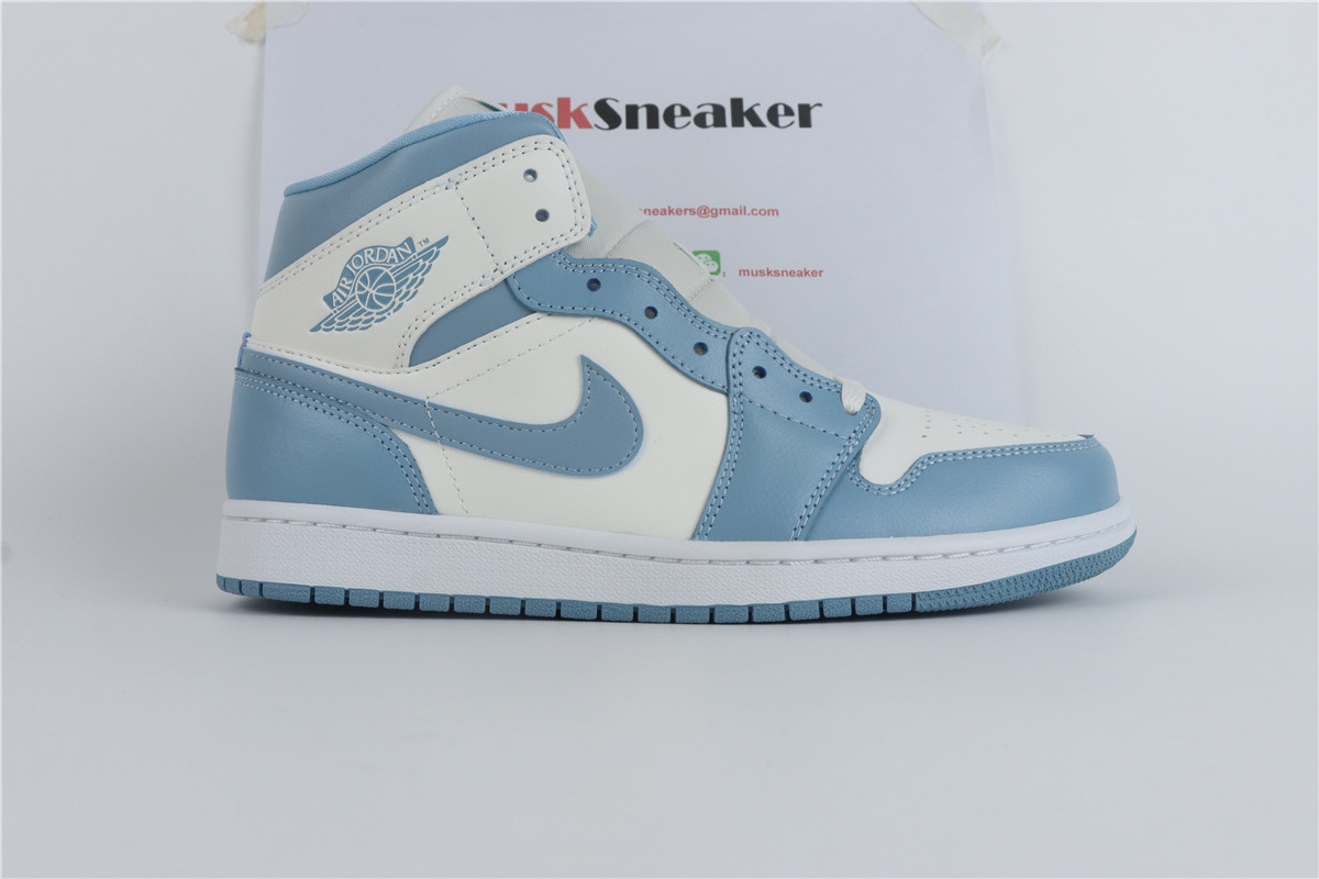 Air Jordan 1 Mid UNC