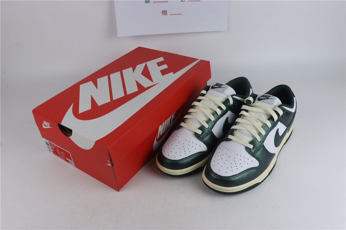 Nike Dunk Low Vintage Green