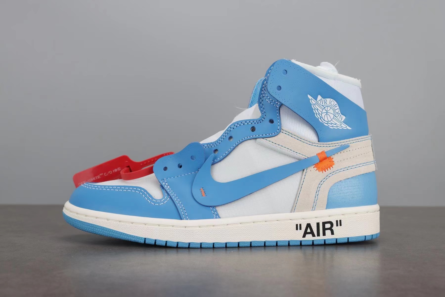 Air Jordan 1 Retro High Off-White University Blue