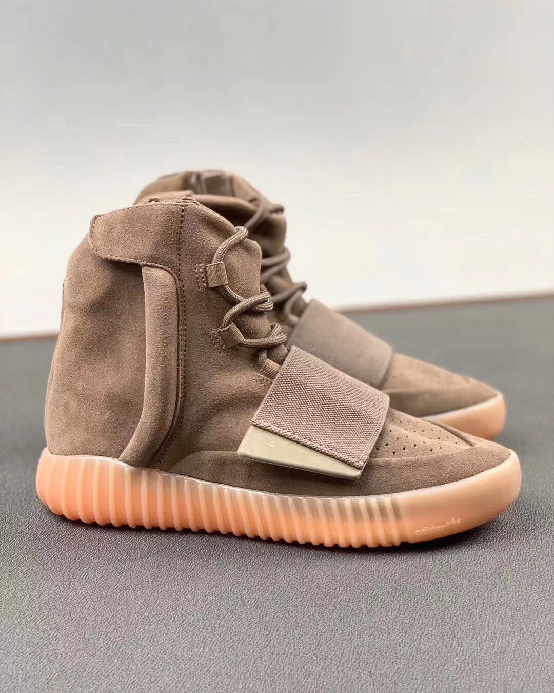 Adidas Yeezy Boost 750 Light Brown Gum (Chocolate)