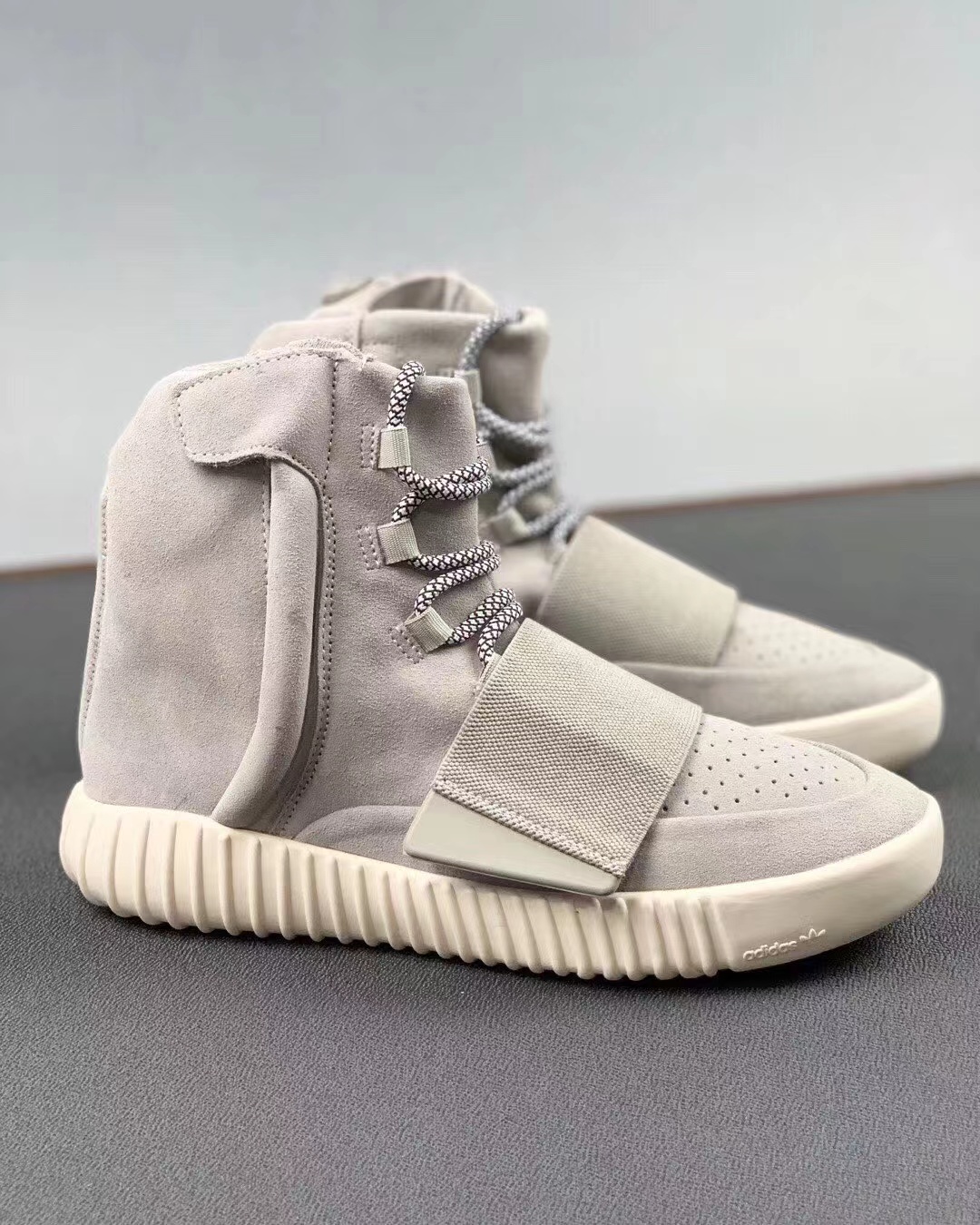 Adidas Yeezy Boost 750 OG Light Brown