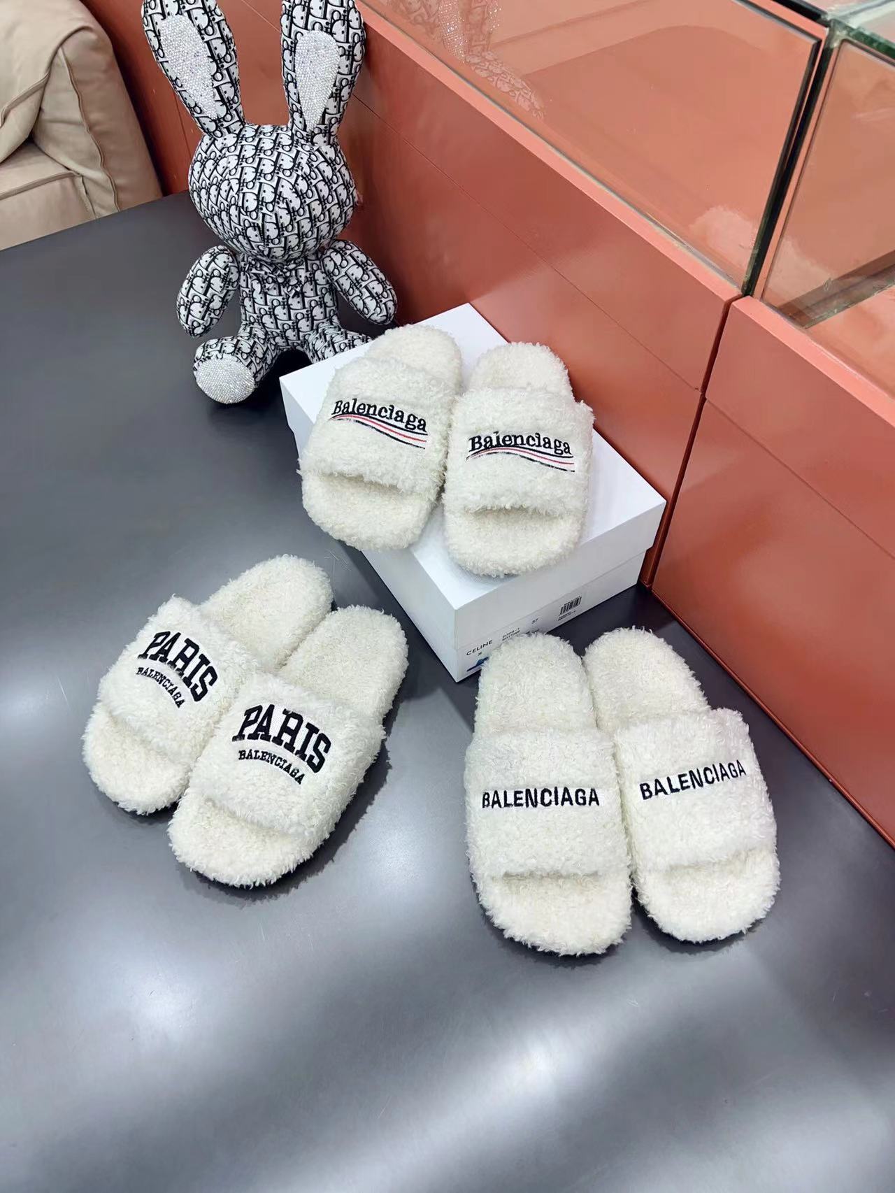 Balenciaga Furry Slide Sandal in white,Balenciaga : Sneakers Online - Buy Sneakers for Men & Women, Sneakers Online - Buy Sneakers for Men & Women