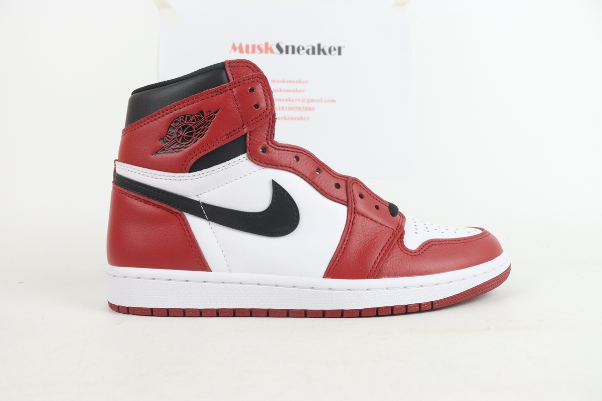 Air Jordan 1 Retro Chicago (2015) 555088-101