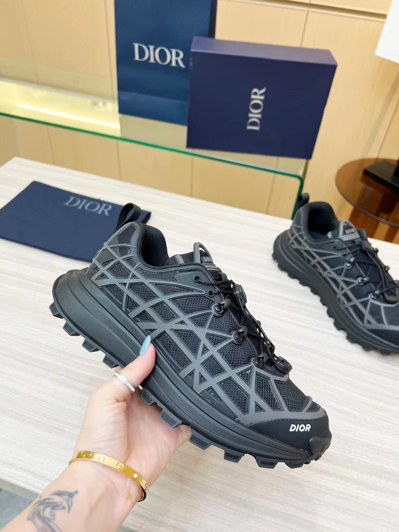 Dior B31 Runner Black,Dior : Sneakers Online - Buy Sneakers for Men & Women, Sneakers Online - Buy Sneakers for Men & Women