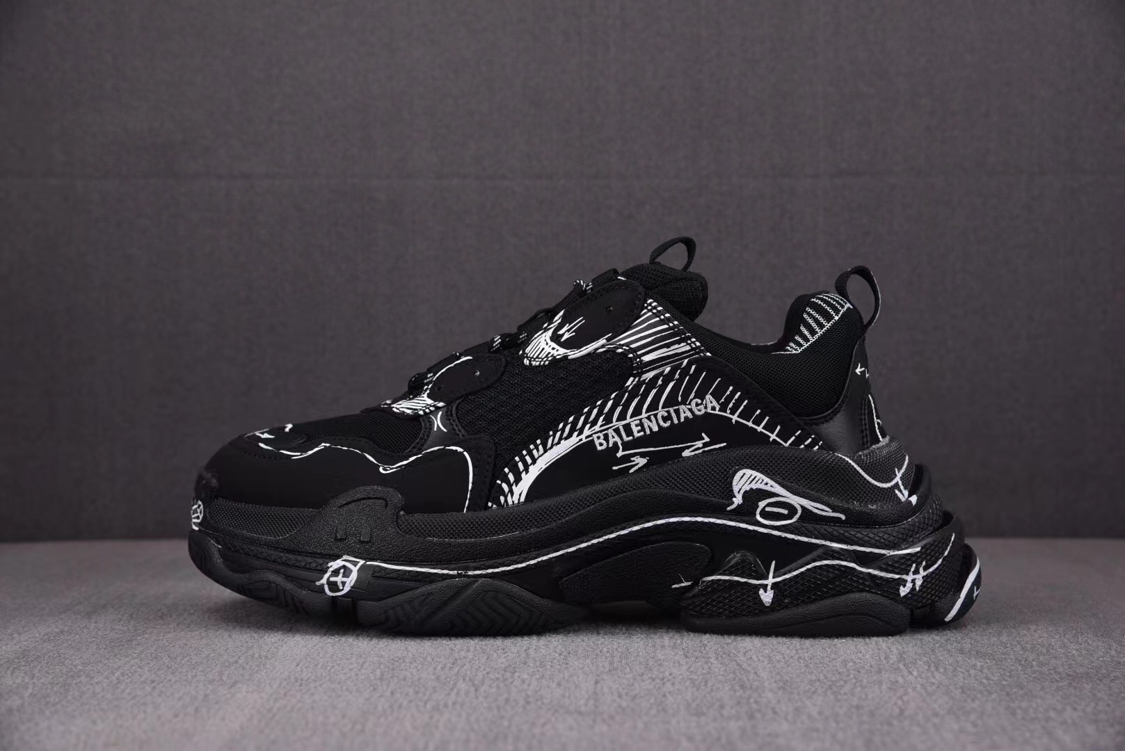 BALENC1AGA triple s Graffiti Black White