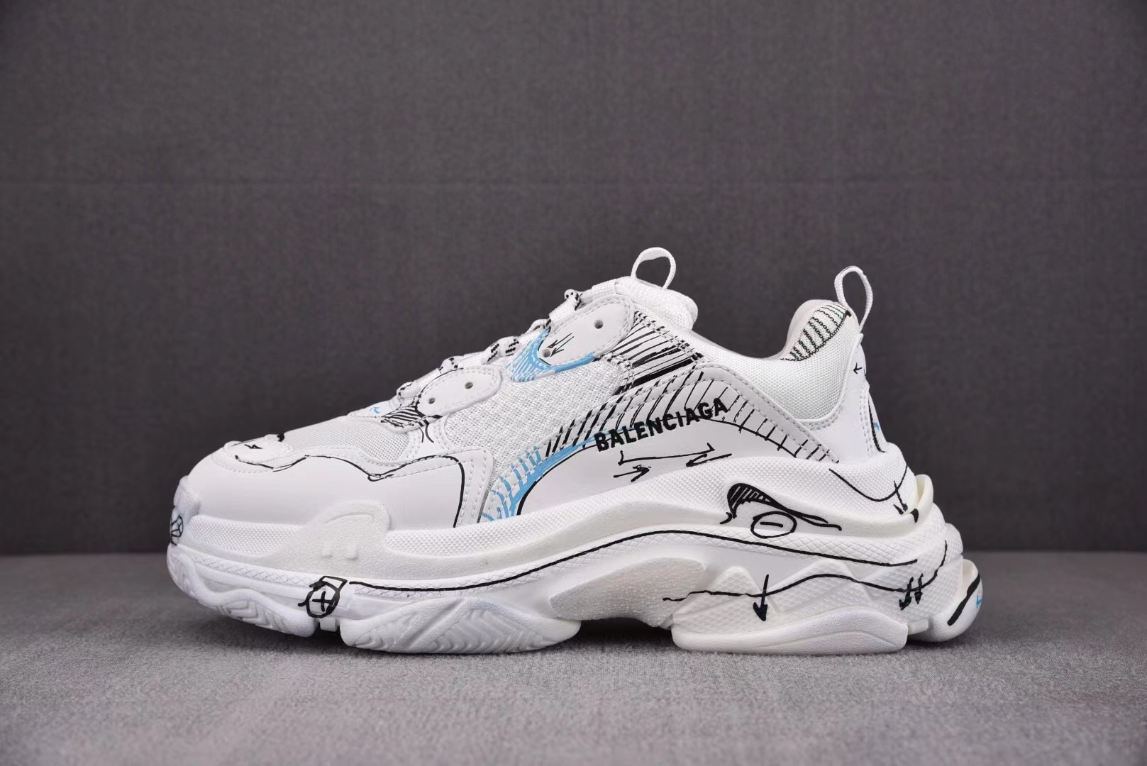 BALENC1AGA triple s Graffiti White Blue