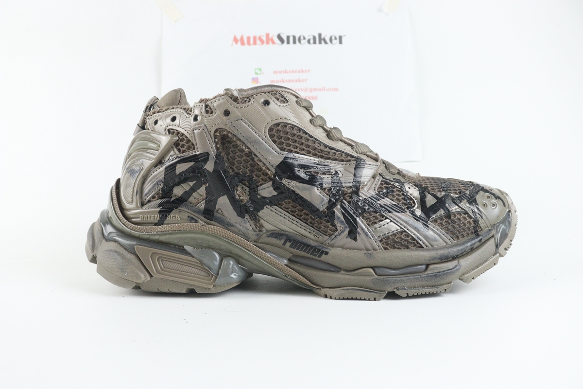 Balenciaga Runner GRAFFITI SNEAKER BROWN