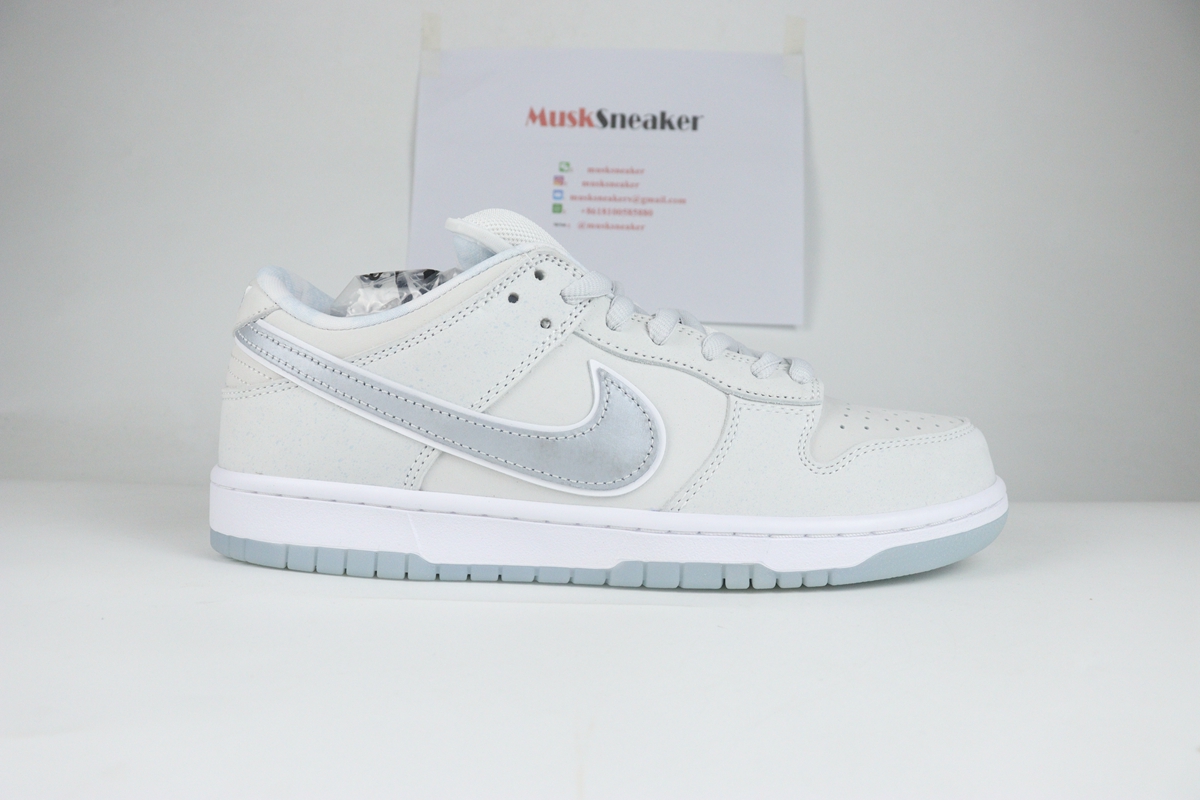 Nike SB Dunk Low White Lobster