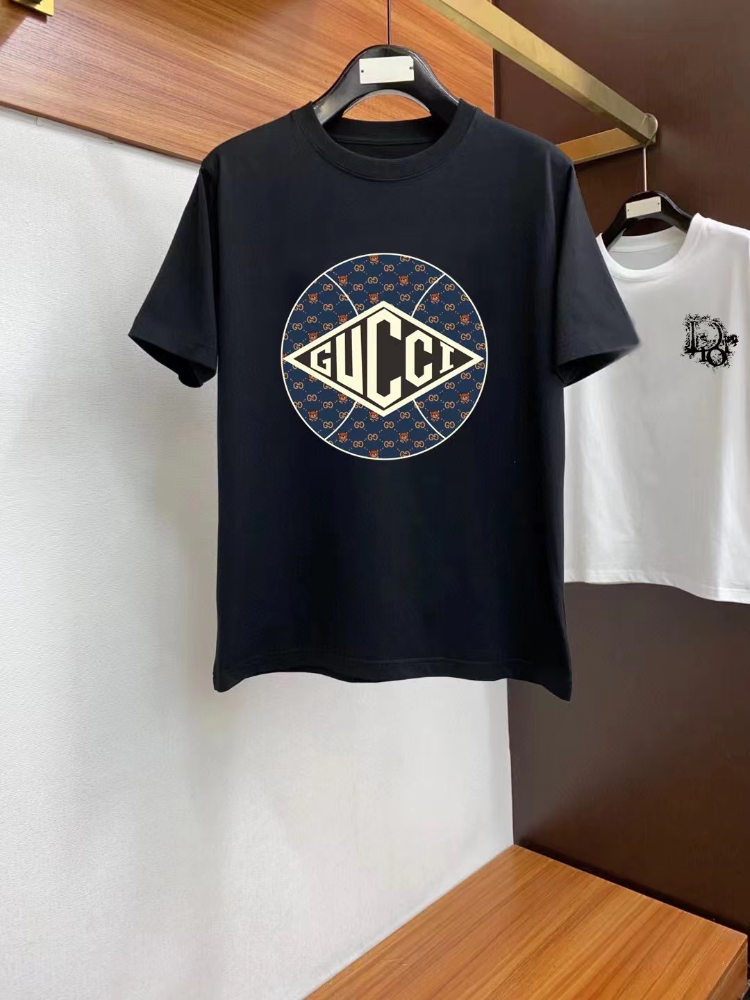 Gucci T-shirt Circular Logo Pattern