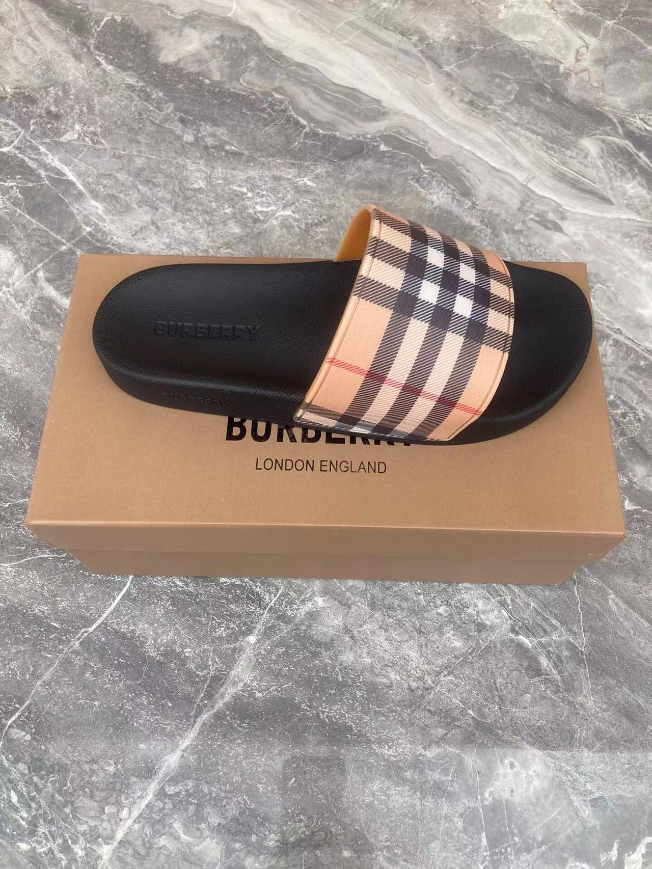 Burberry Slide NO.1