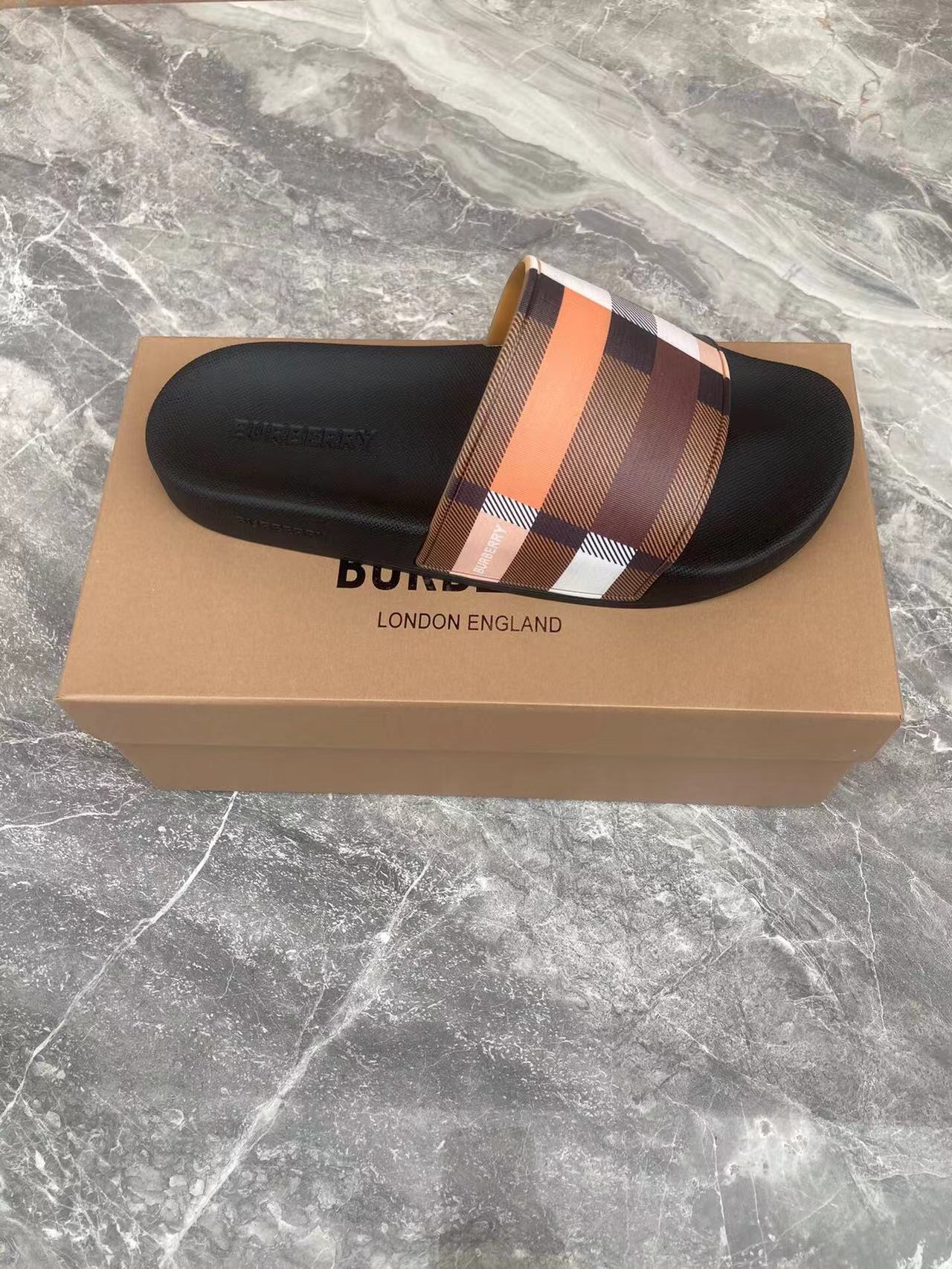 Burberry Slide NO.4