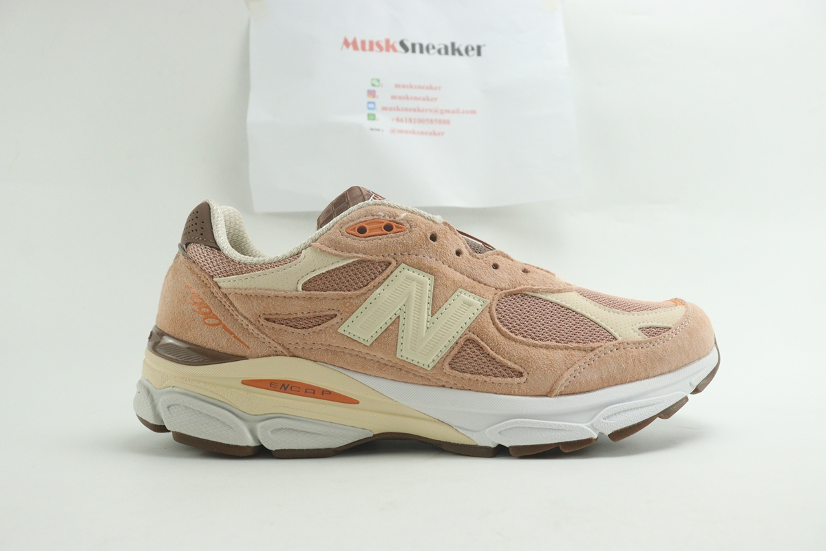 New Balance 990v3 MiUSA size Exclusive Orange Cream